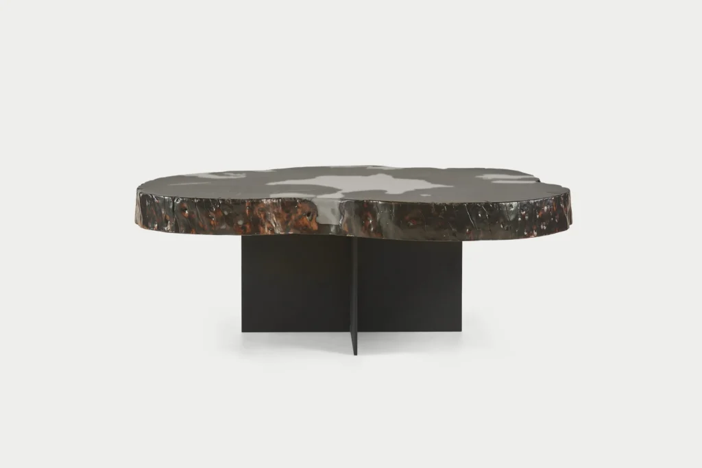 Blumar / Epoxy Salontafel met Gebrande Walnoten Boomschijf en T-Poot