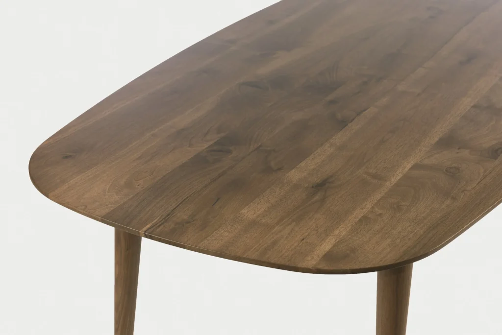 Odense / Deens Ovale Tafel Walnoot