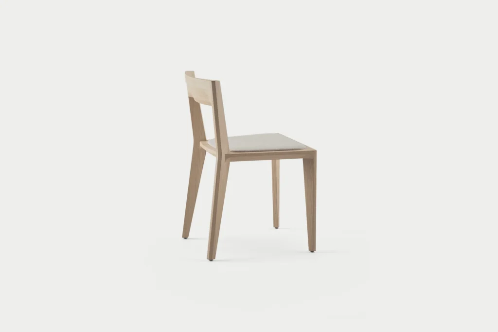 Artisan / Hanny / Eetkamerstoel in Massief Hout met Tijdloos Design