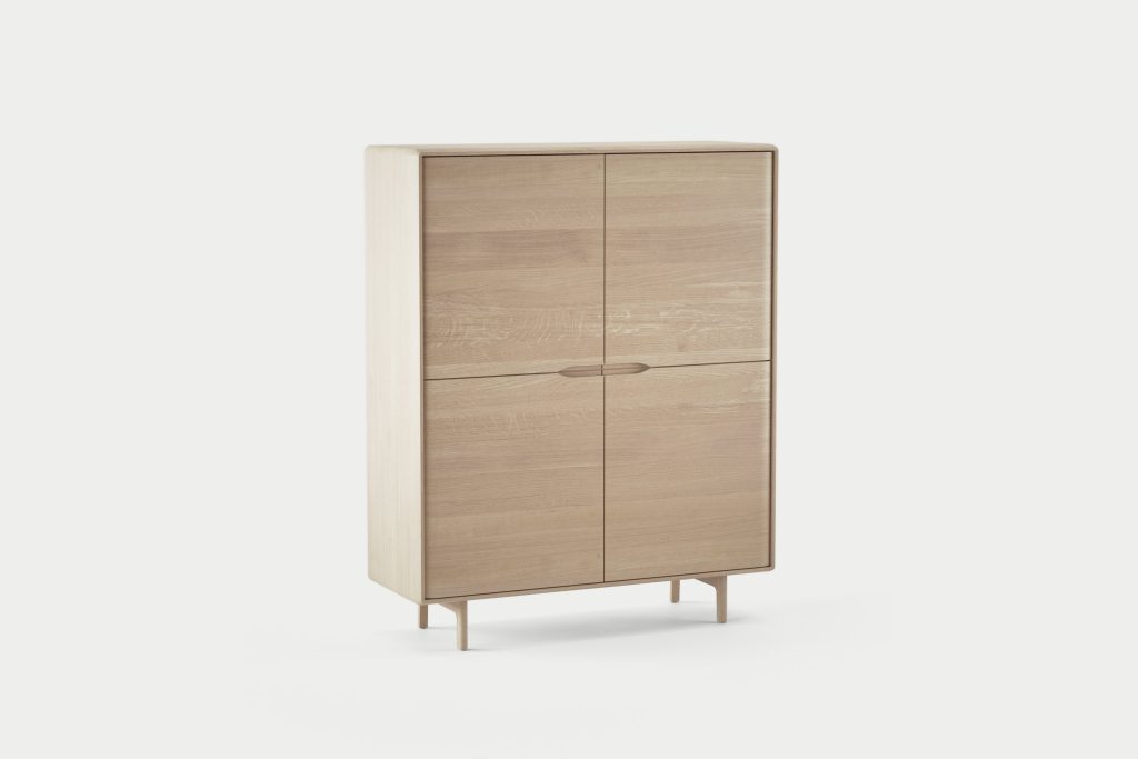 Artisan / Invito Highboard / Robuuste Massief Houten Kast met Tijdloos Karakter