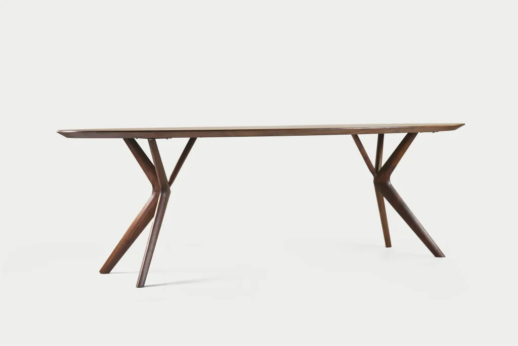 Nella / Walnoot Eettafel Elegant Design