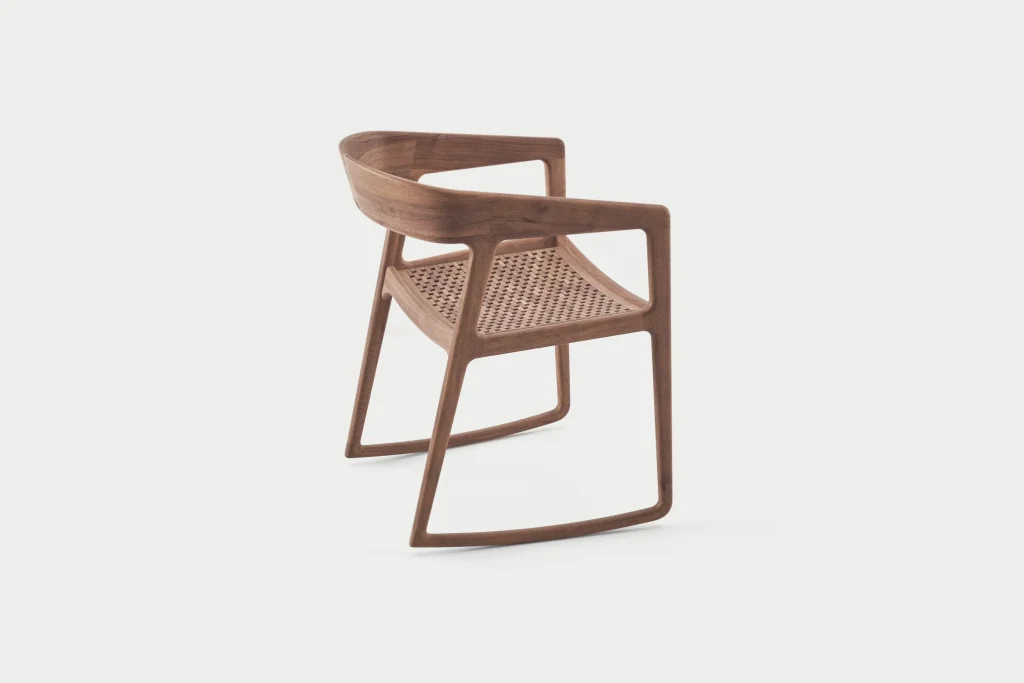 Artisan / Tesa Swing / Design Eetkamerstoel van Massief Hout met Gebogen Lijnen