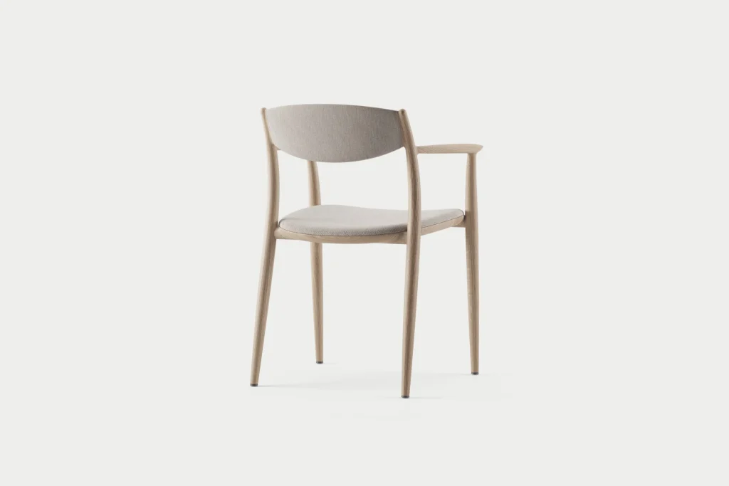 Artisan / Nila Eetkamerstoel / Klassieke Houten Designstoel met Amandelvormige Rugleuning