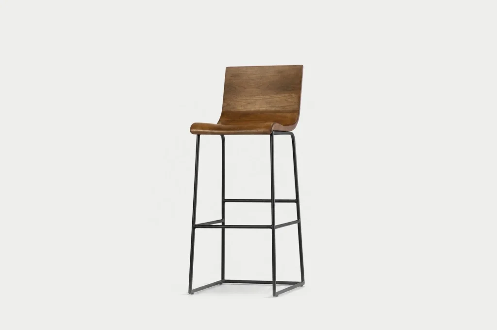 massief europees walnoot houten barstoel met metalen frame.jpg